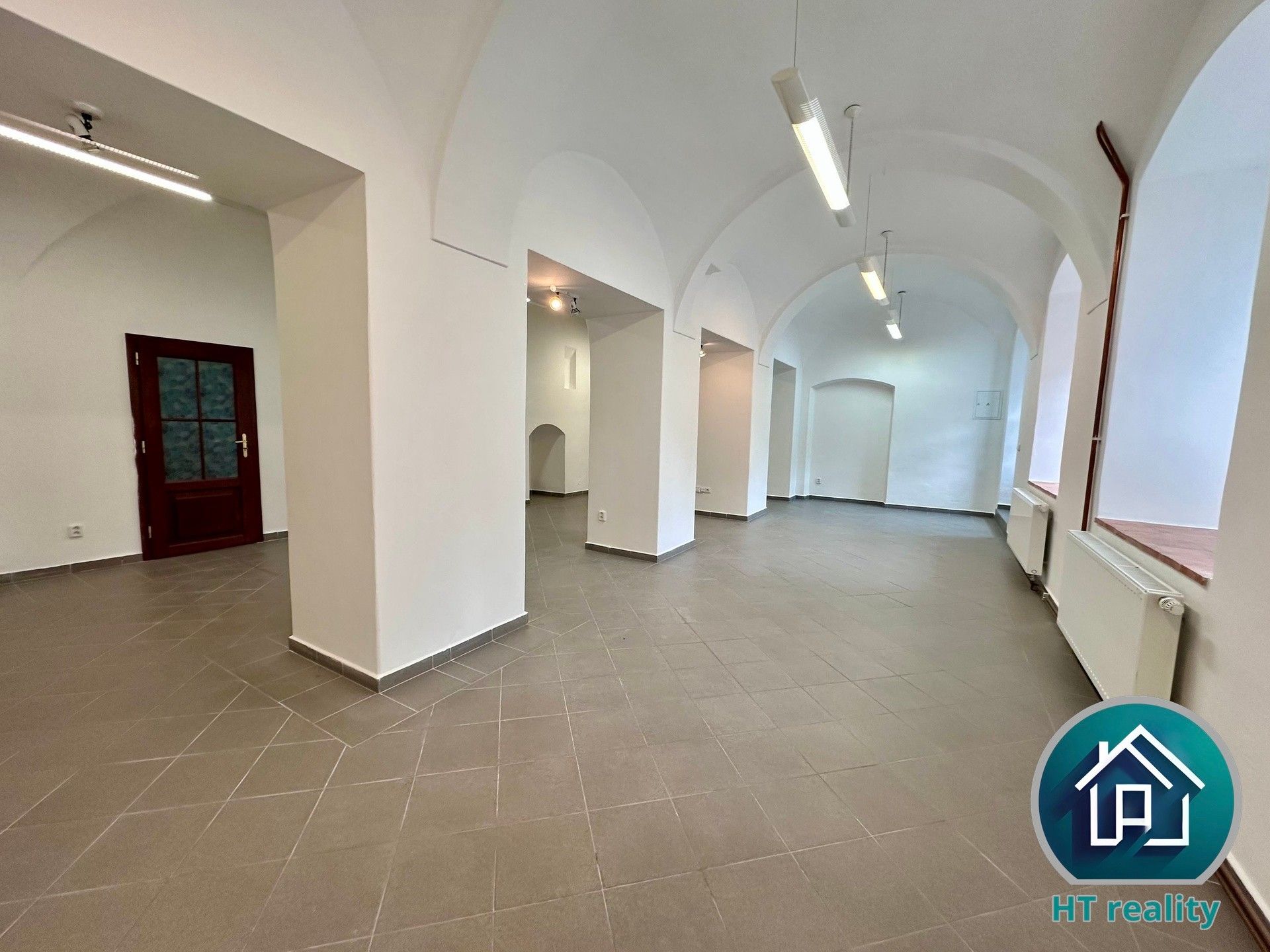 Pronájem obchodní prostory - U Poráků, Český Krumlov, 65 m²