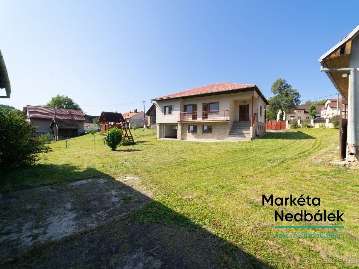 Rodinné domy, Dolní Lhota u Luhačovic, 763 23