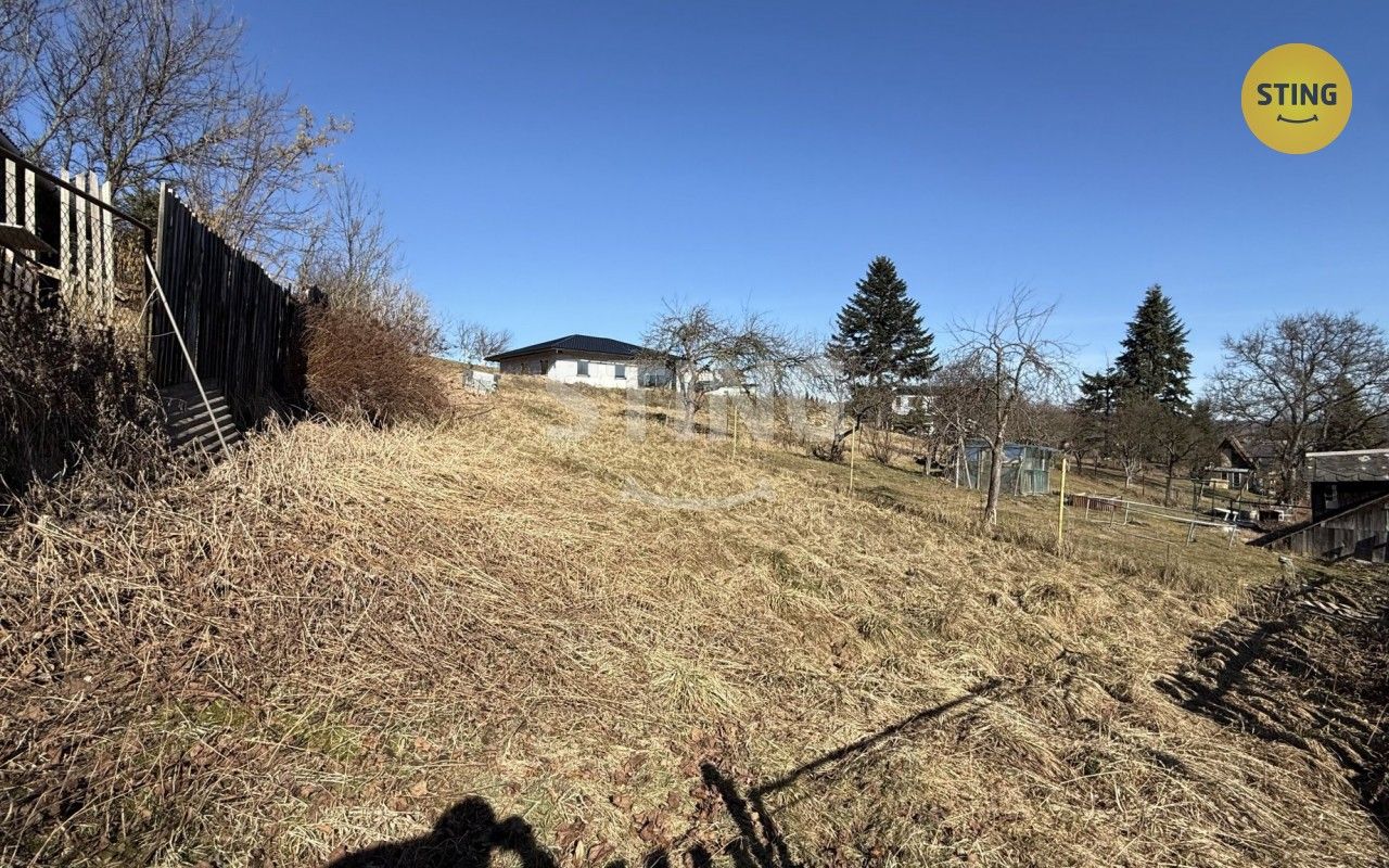 Prodej pozemek pro bydlení - Oborná, 594 m²