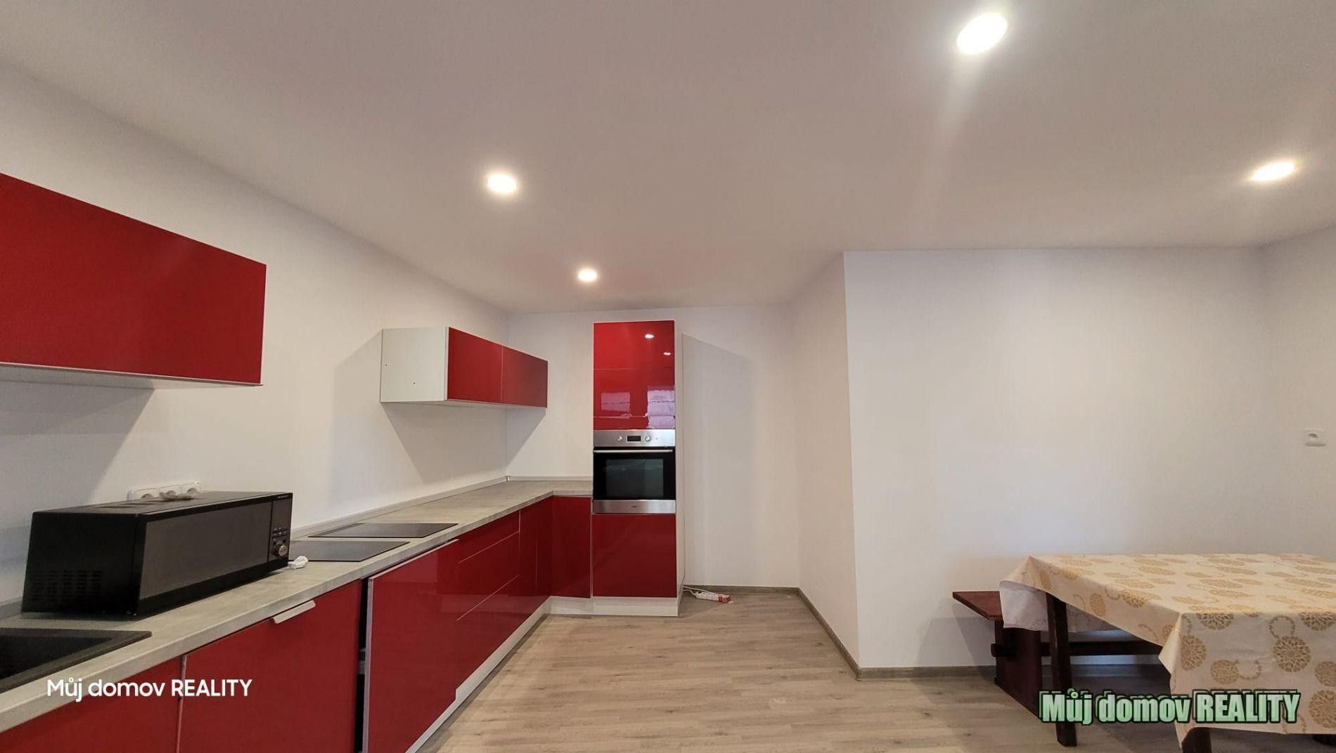 Prodej dům - Svařenice, Vrutice, 1 143 m²