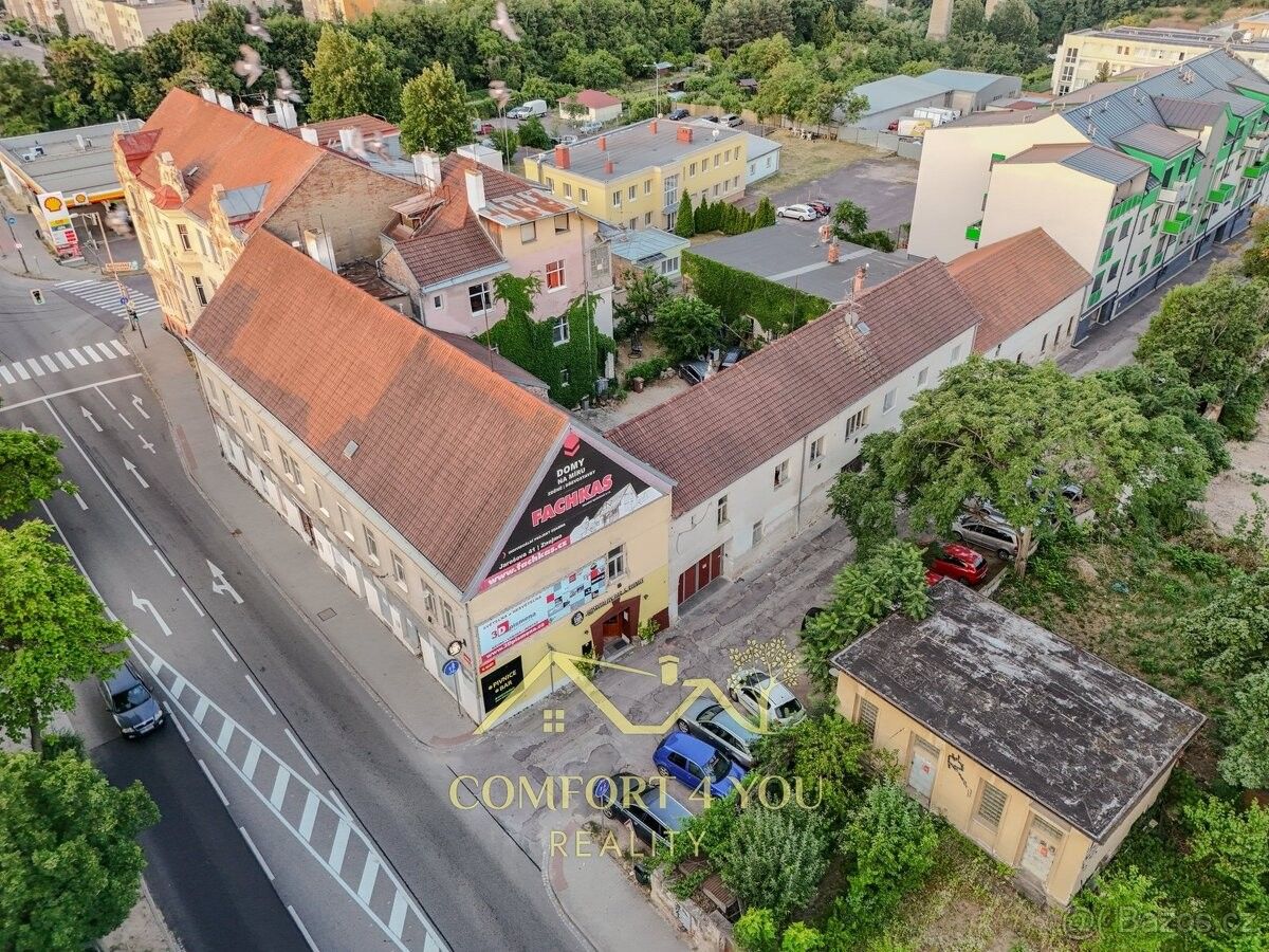 Rodinné domy, Znojmo, 669 02 - 1