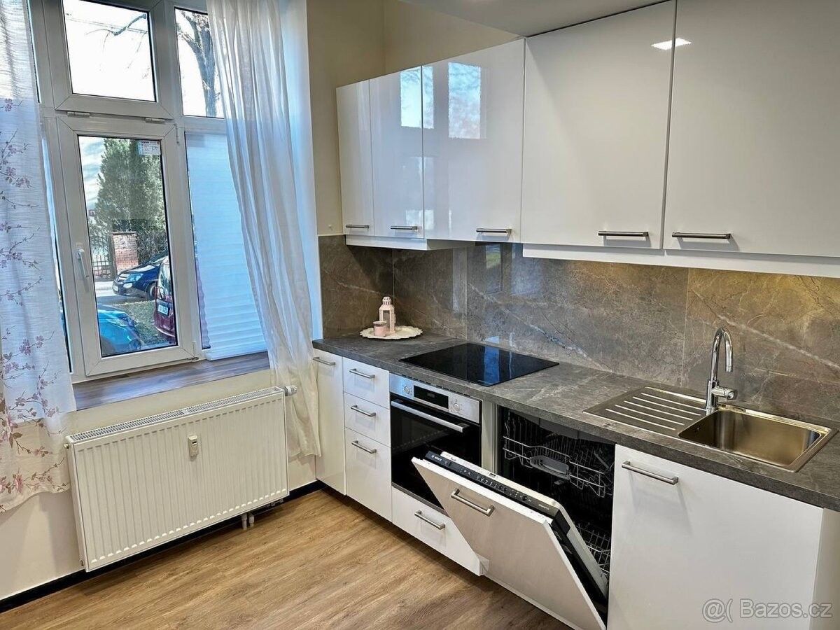 Byty, Praha, 160 00