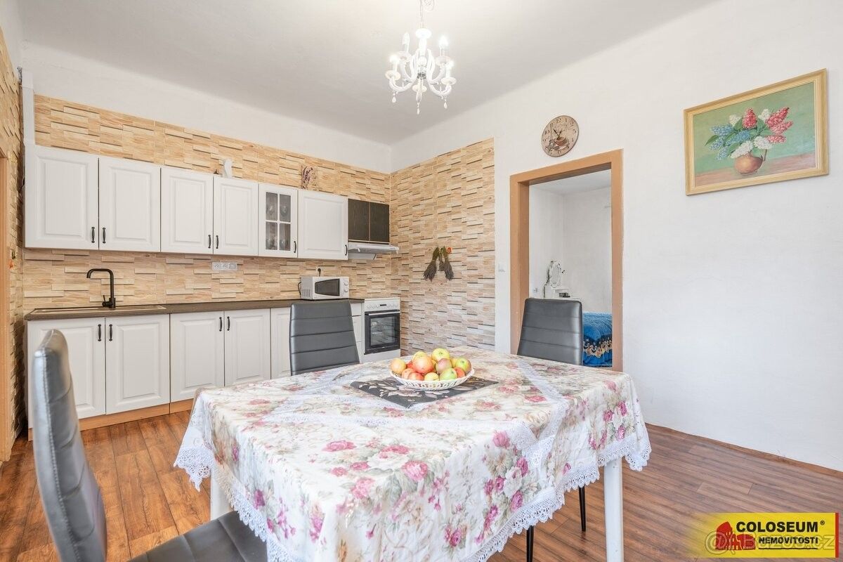 Rodinné domy, Šumná, 671 02