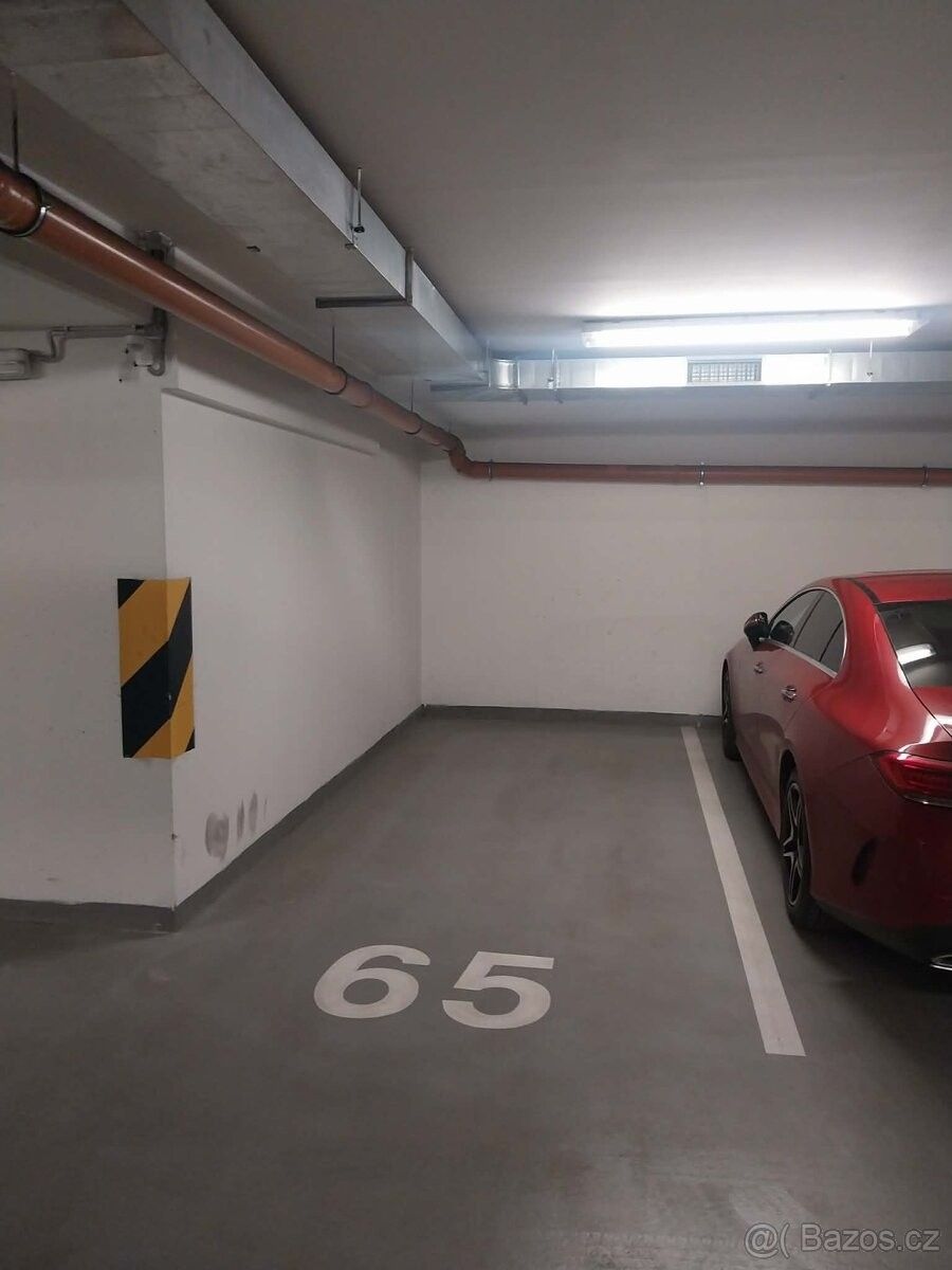 Garáže, Praha, 100 00