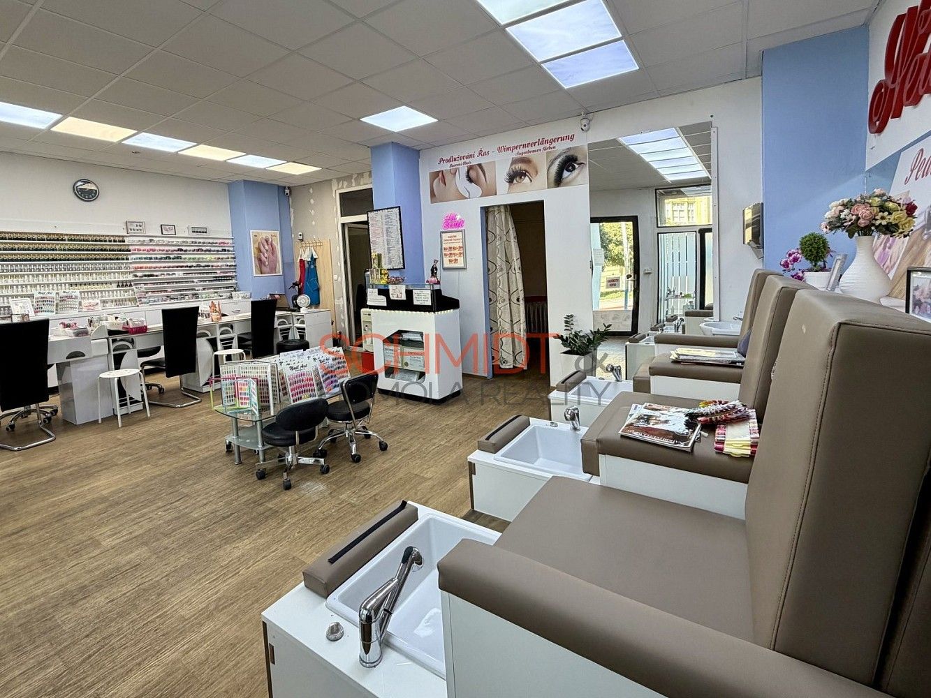 Obchodní prostory, náměstí T. G. Masaryka, Břeclav, 65 m² - 1