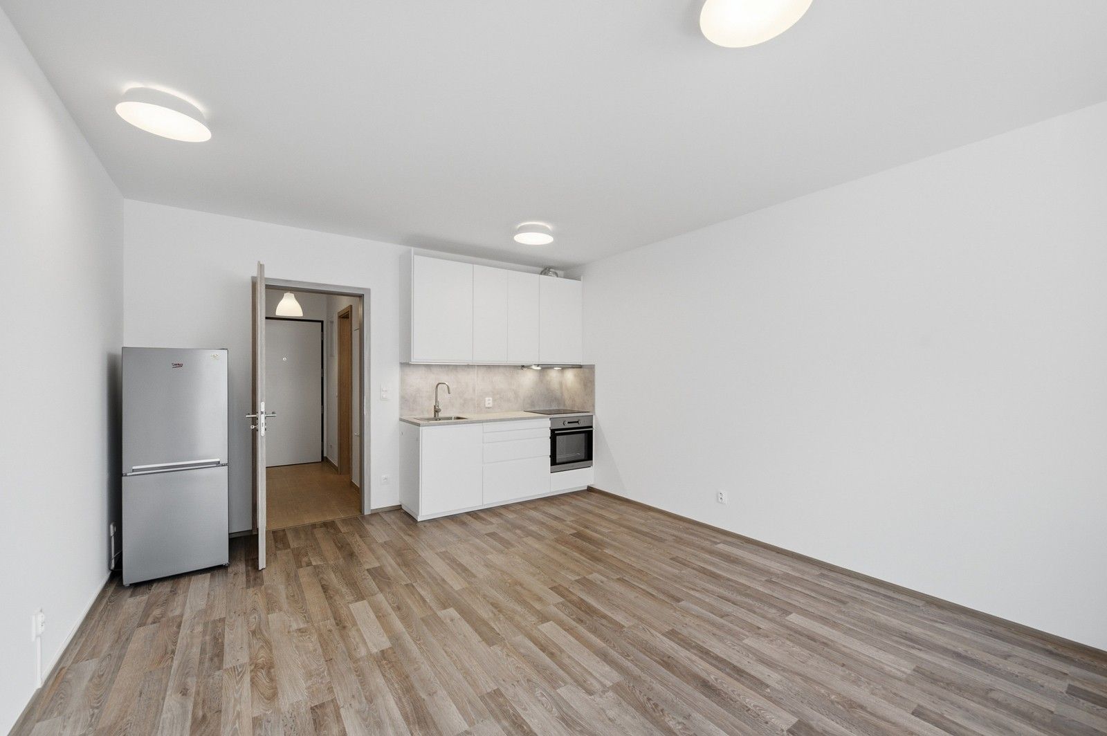 Pronájem byt 1+kk - Moravcových 1015, Praha, 35 m²