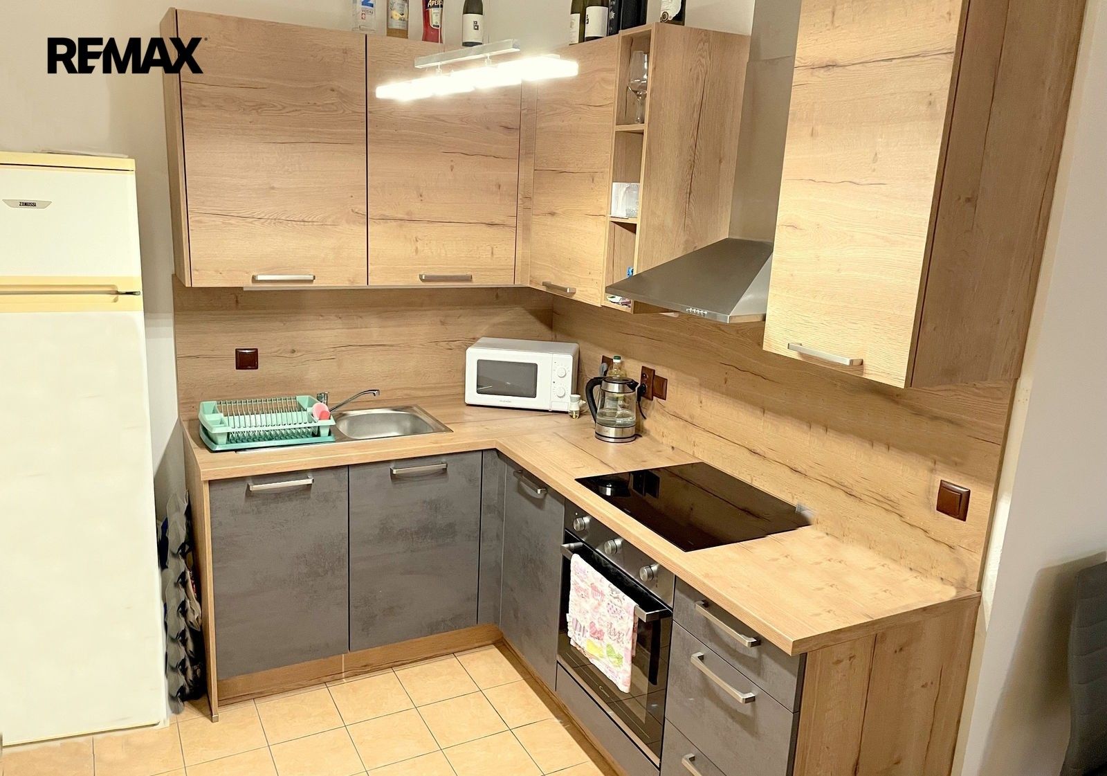 Pronájem byt 2+kk - Komenského 1328, Šestajovice, 56 m² - 5