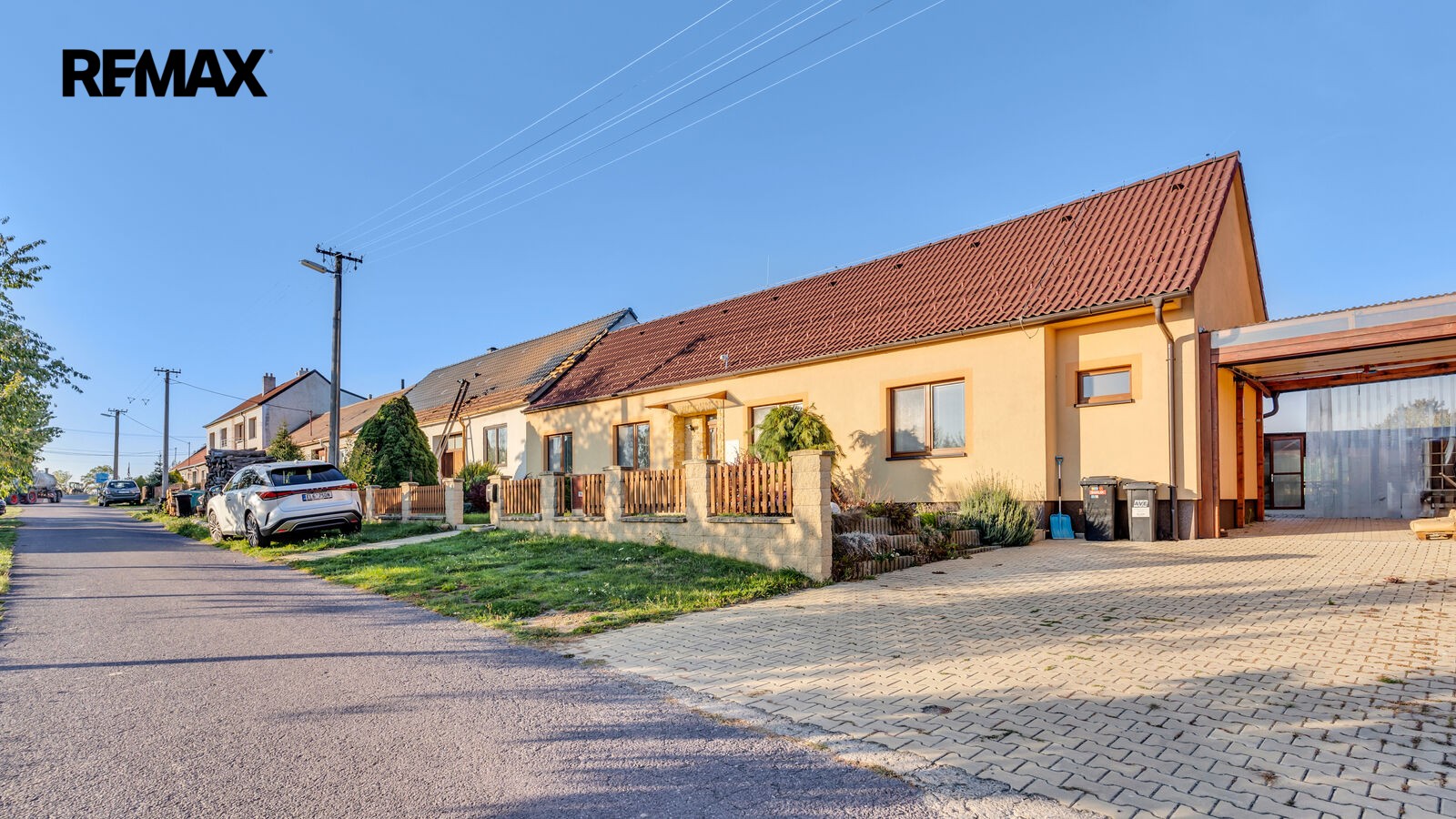 Prodej rodinný dům - Odunec, 390 m² - 1
