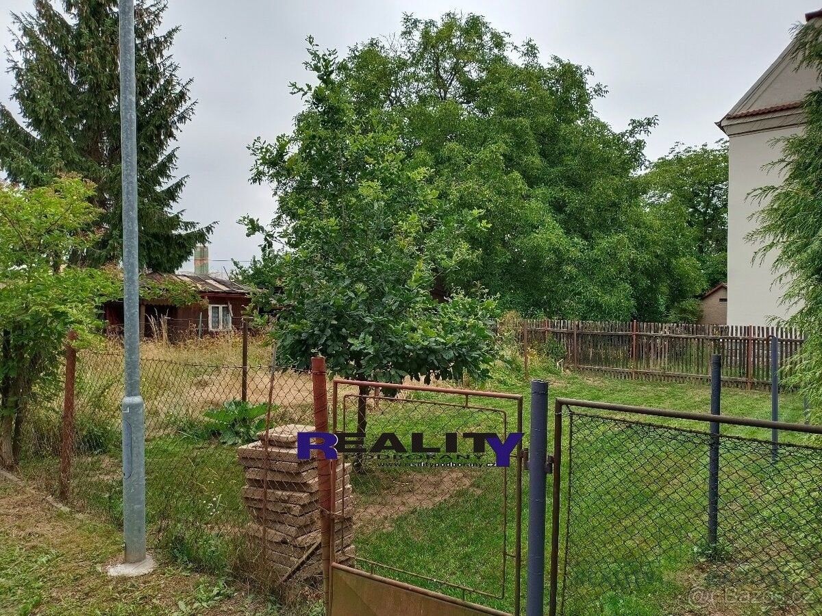 Zahrady, Školní, Jesenice