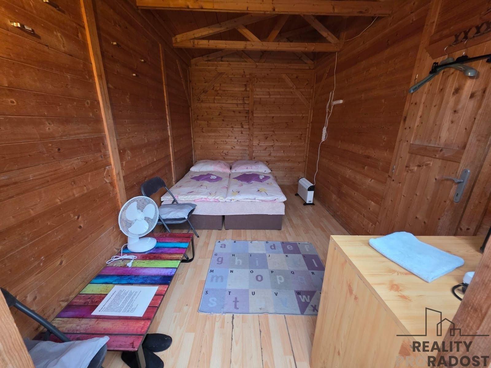 Pronájem ubytovací zařízení - Nečova, Praha, 90 m²