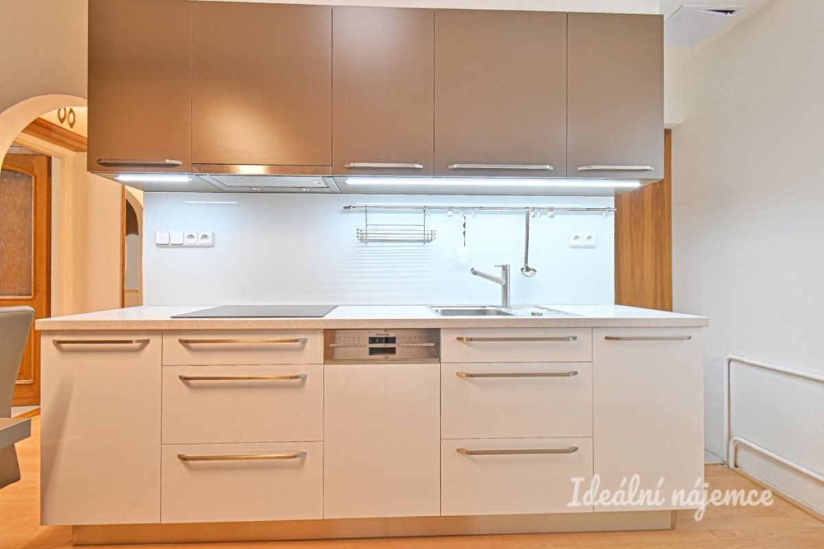 1+1, Potácelova, Brno, 38 m²