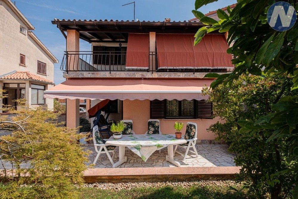 Rodinné domy, 987 66, Zahraničí