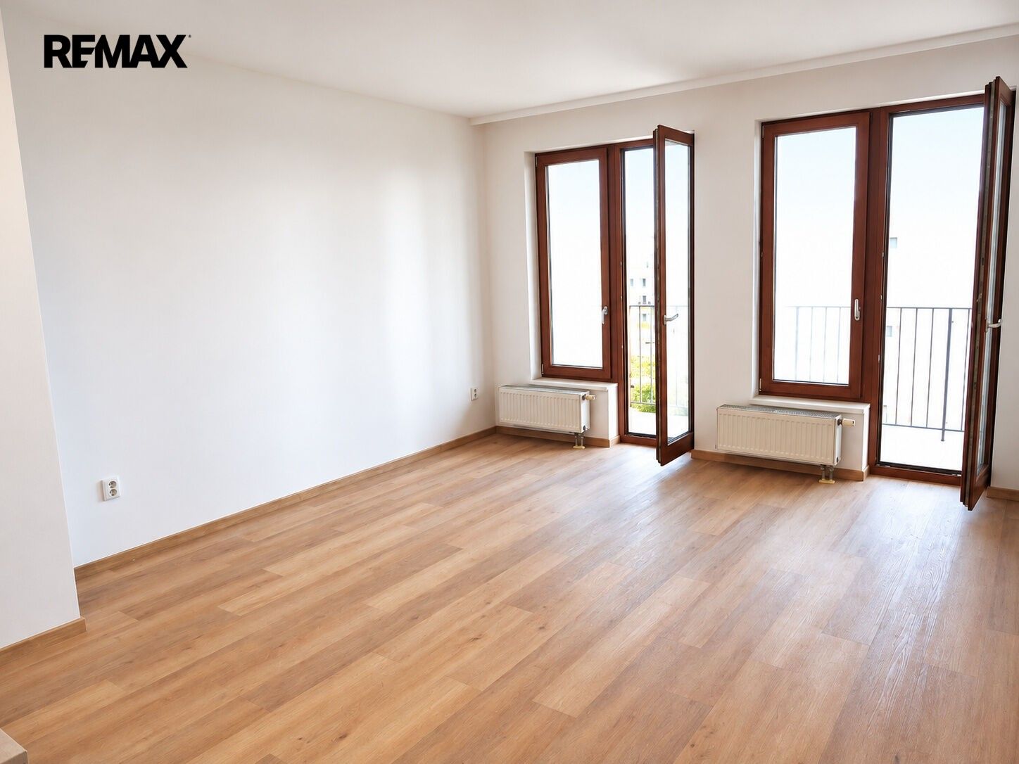Pronájem byt 1+kk - Názovská 3253, Praha Strašnice, 36 m² - 2