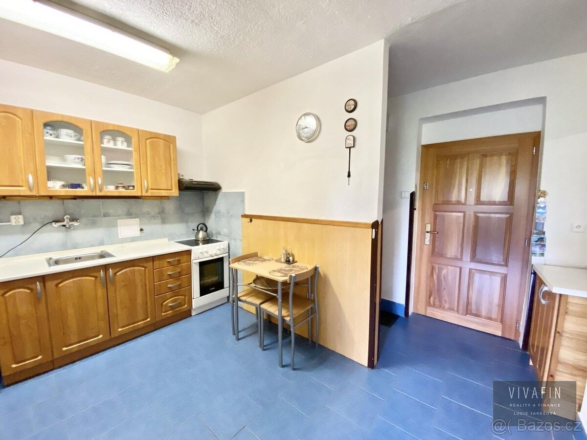 Pronájem byt - Dvorce u Bruntálu, 793 68