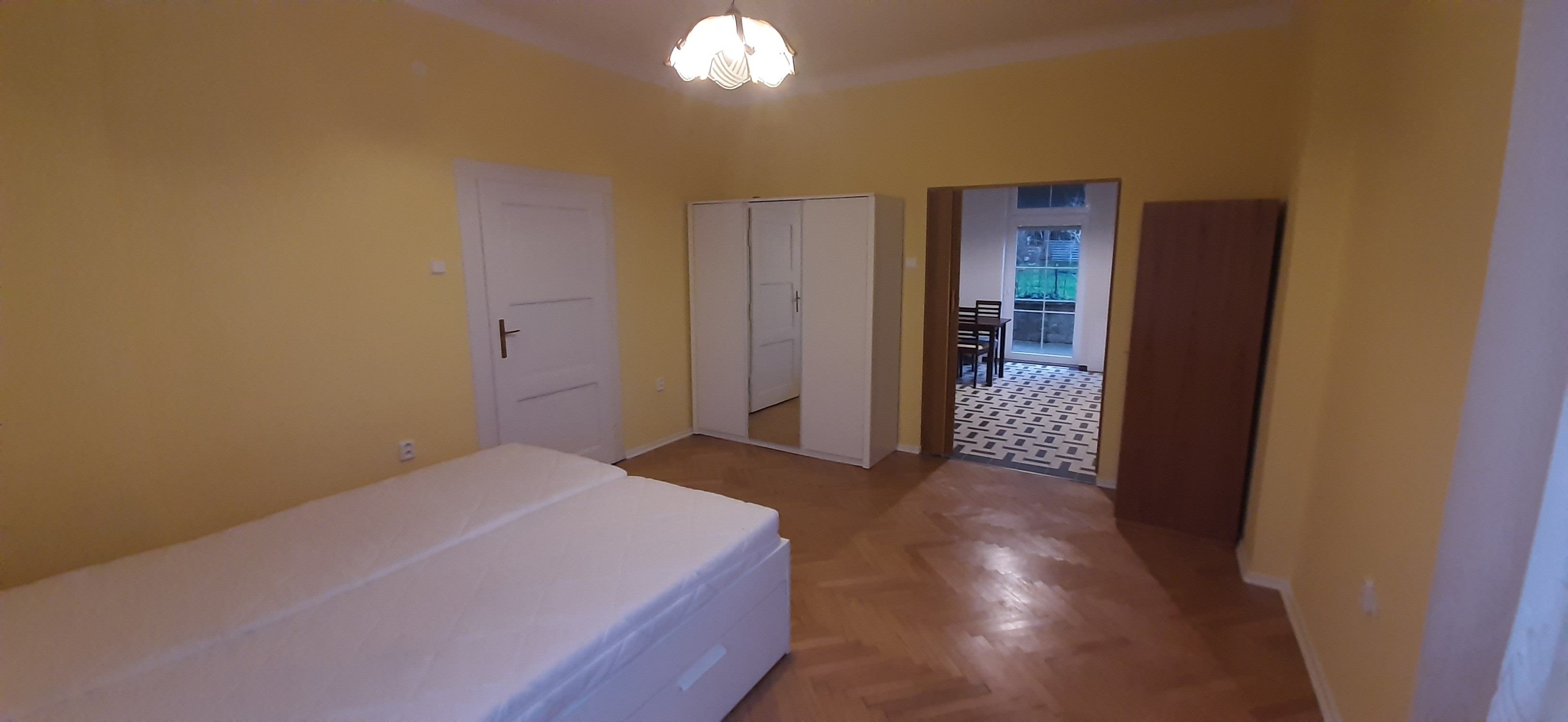 1+1, Jeseniova, Praha, 42 m²