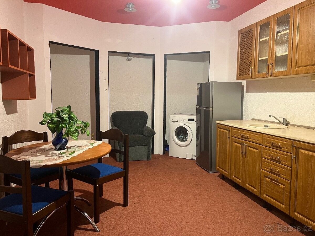 Pronájem rodinný dům - Hradec Králové, 500 02