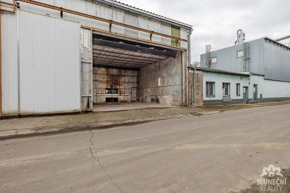 Sklady, Veselí nad Moravou, 698 01 - 2