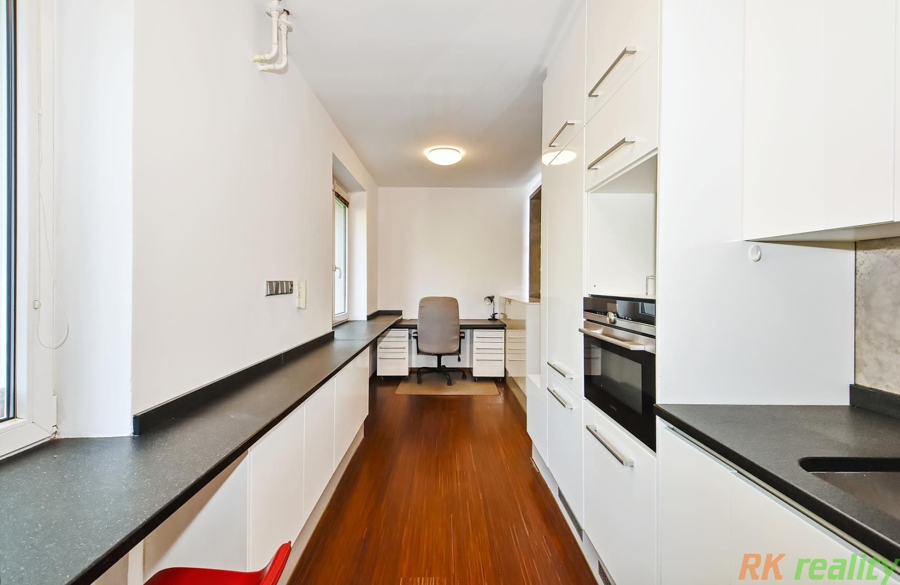 Pronájem byt 2+kk - Choceradská, Praha, 73 m²