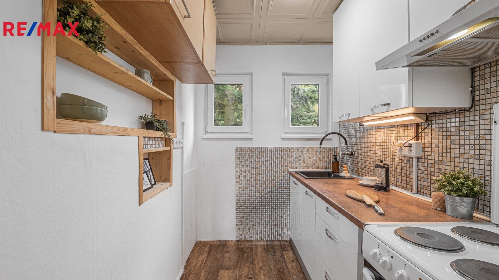 3+1, Lhotecká, Mníšek pod Brdy, 49 m²