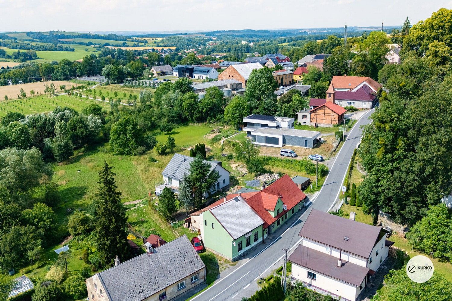 Restaurace, 305 m²
