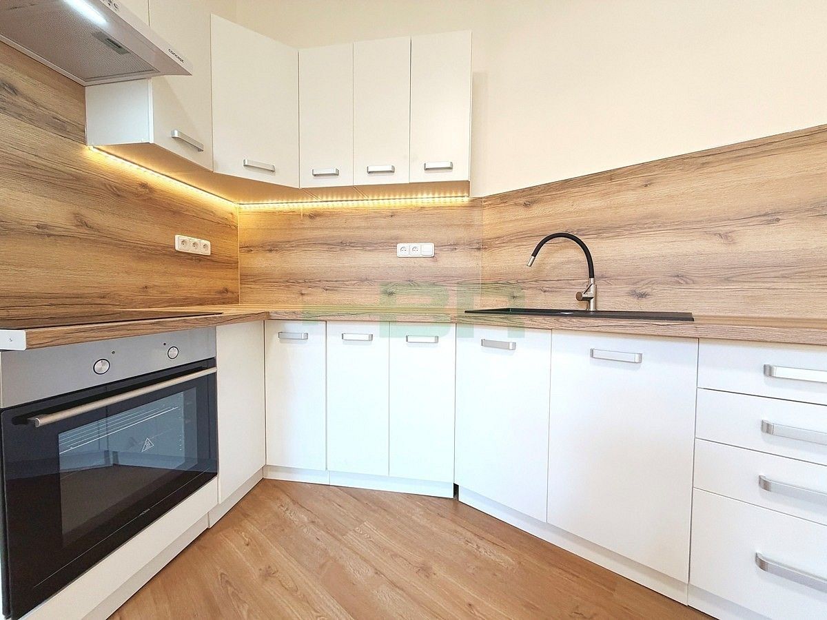 2+kk, Myslbekova, Praha 6 - Střešovice, 38 m² - 1