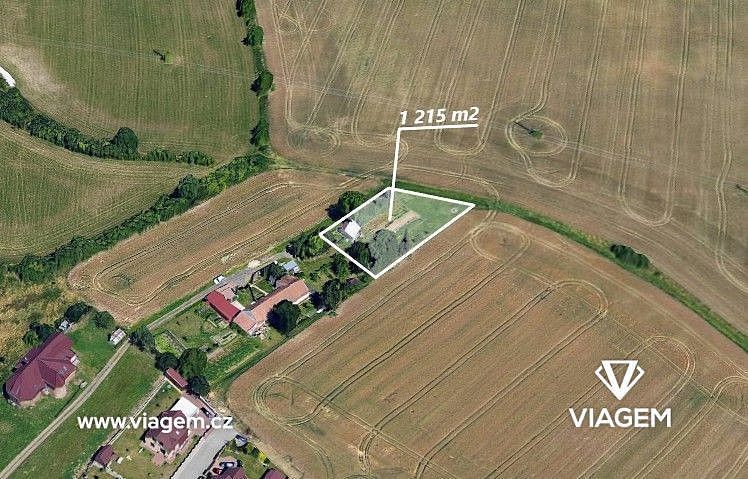 Pozemek pro bydlení, 1 215 m²