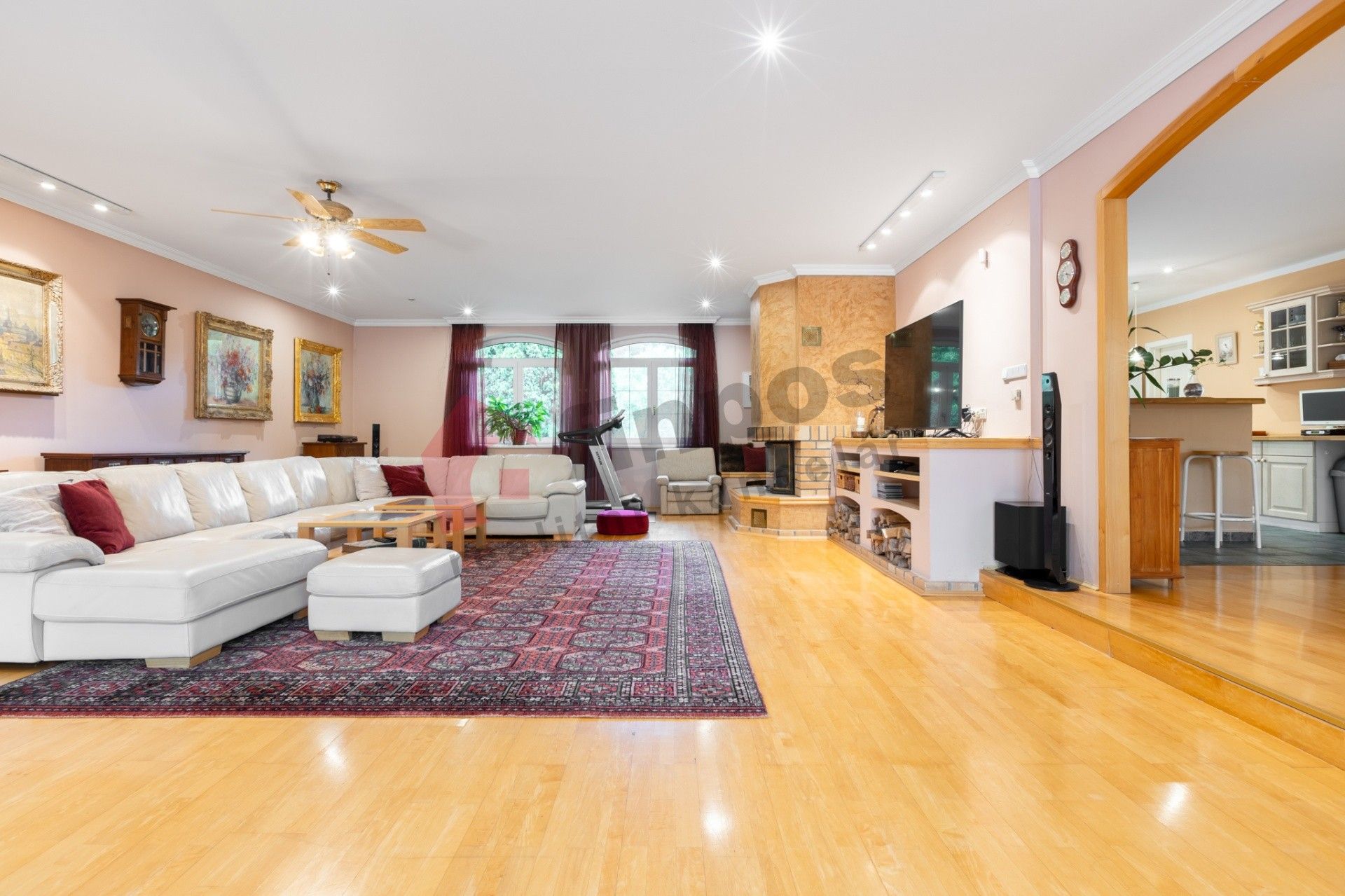 Prodej vila - Hvězdonice, 386 m²