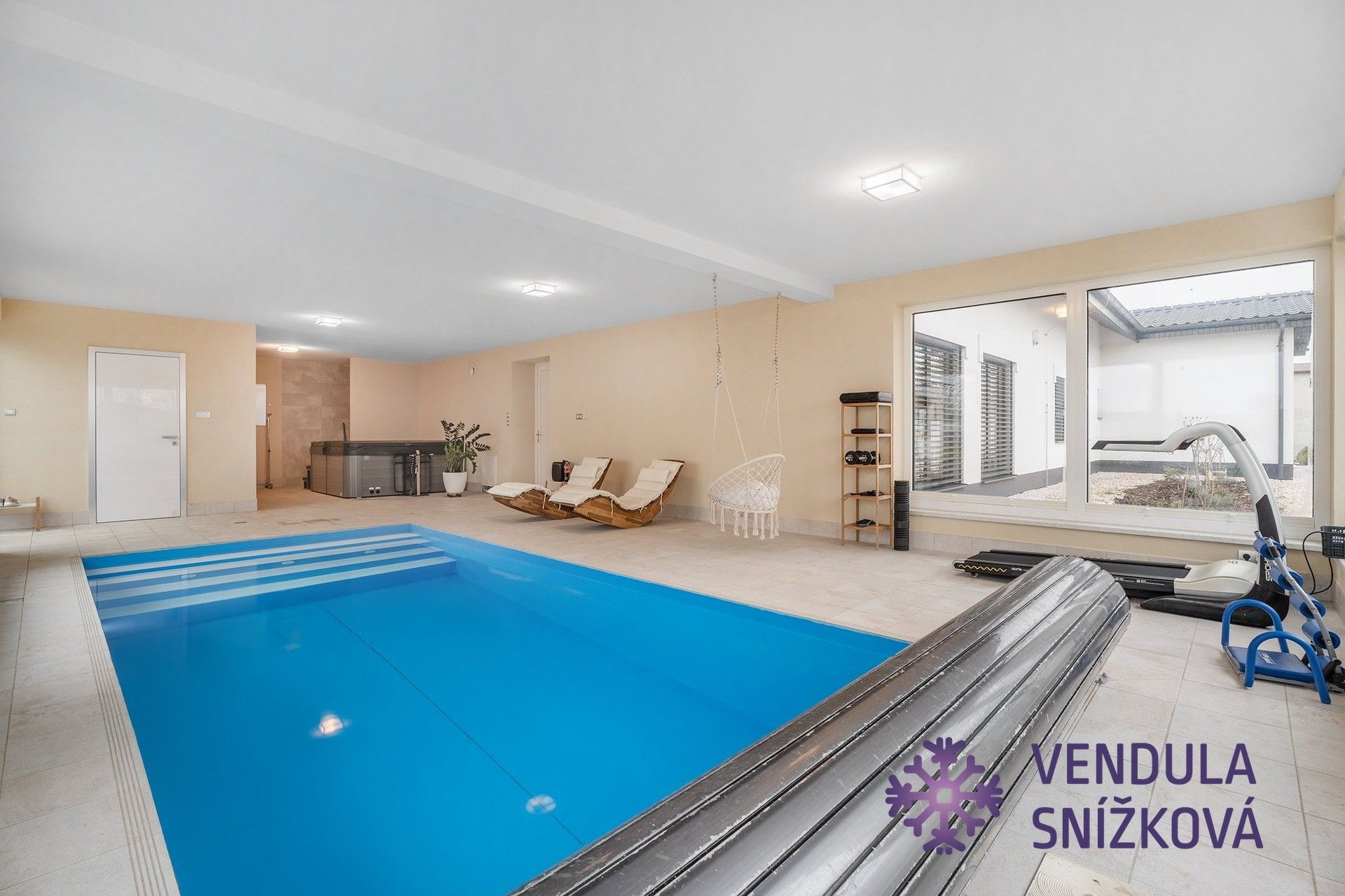 Prodej rodinný dům - Pěčice, 331 m² - 5