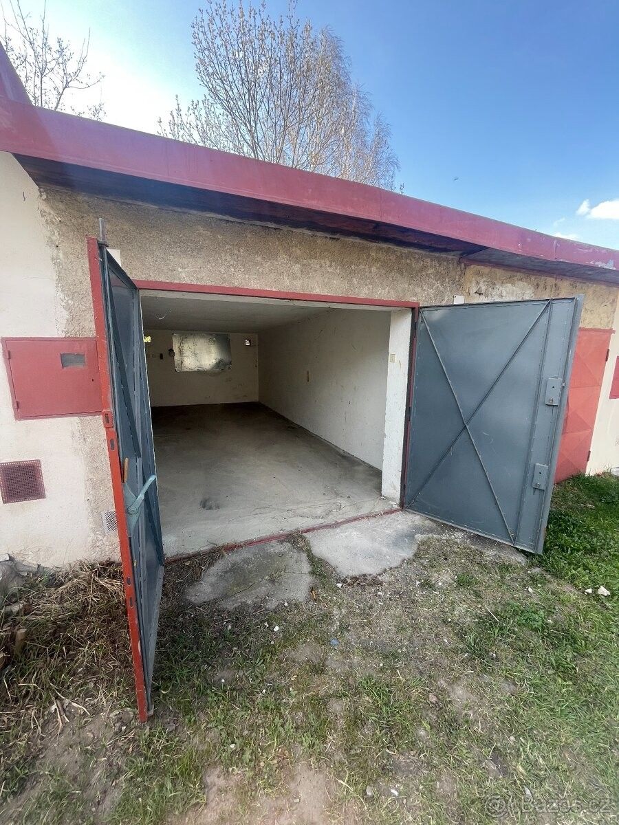 Garáže, Jihlava, 586 01