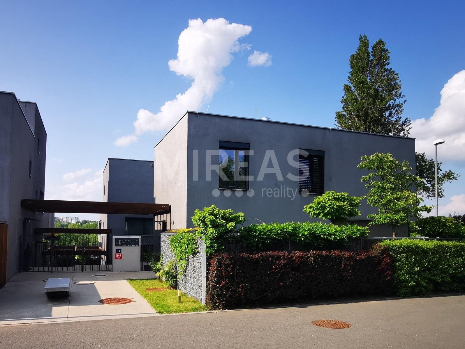 Prodej rodinný dům - Pod Karlovarskou silnicí, Praha, 120 m²