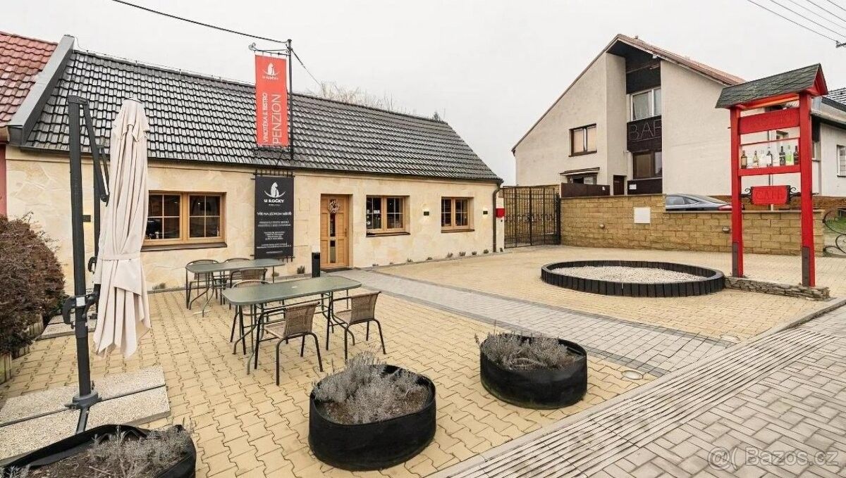 Prodej restaurace - Mutěnice, 696 11