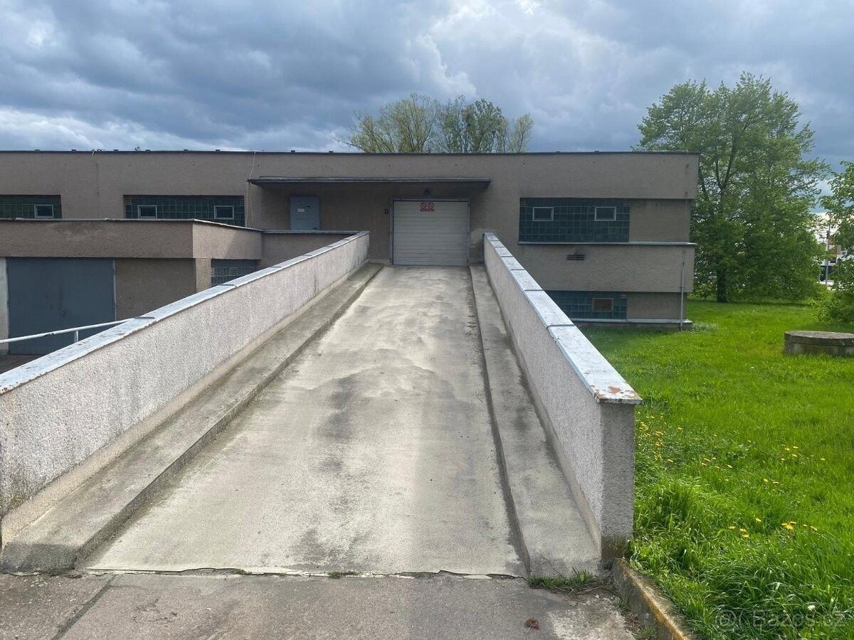 Garáže, Pardubice, 530 12 - 1