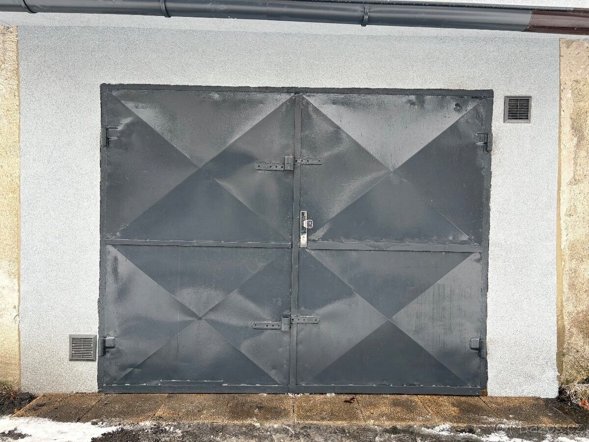 Garáže, Ostrava, 709 00