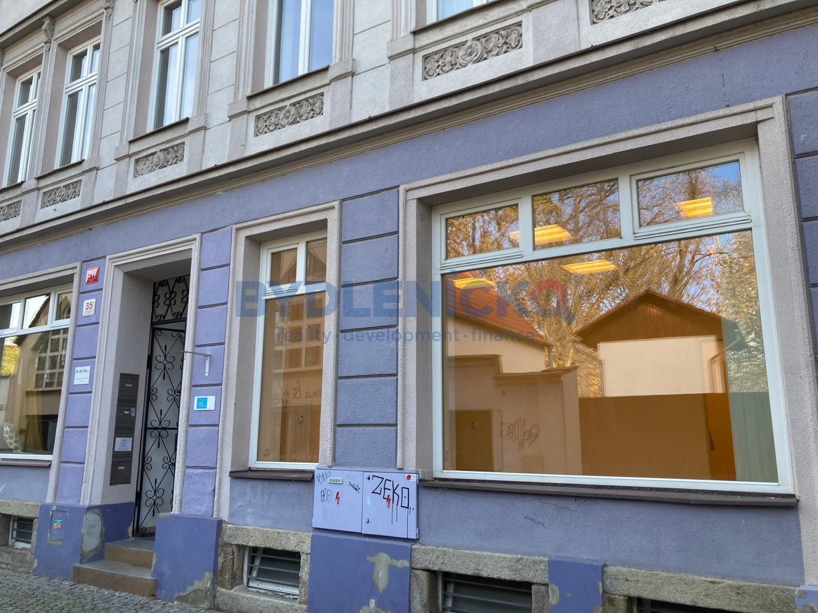 Pronájem komerční - Hradební, České Budějovice, 35 m²