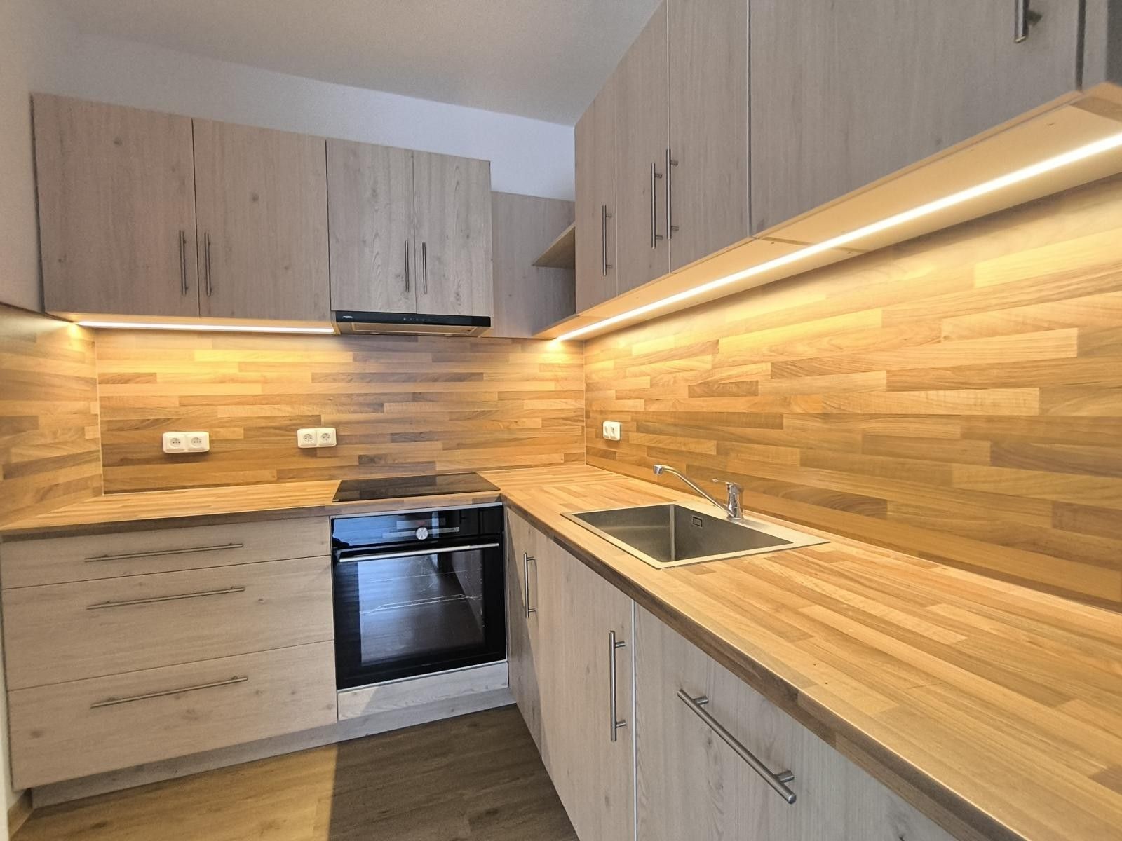 2+kk, Dukelská třída, Hradec Králové, 54 m²