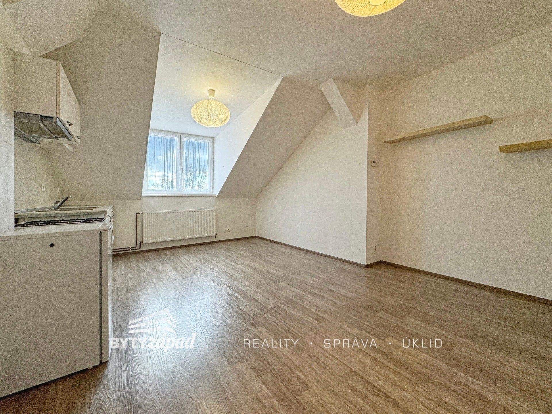 Pronájem byt 1+kk - Živnostenská 156, Plzeň, 32 m²