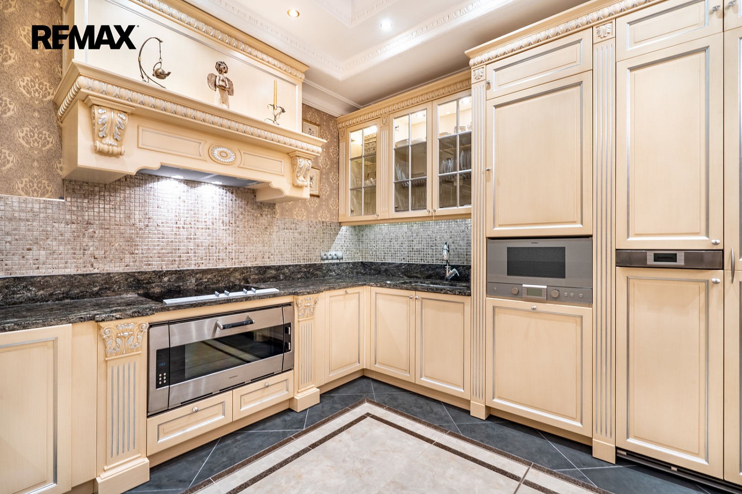 Byt 5+1 · 253 m² · U Imperiálu, Karlovy Vary - 4