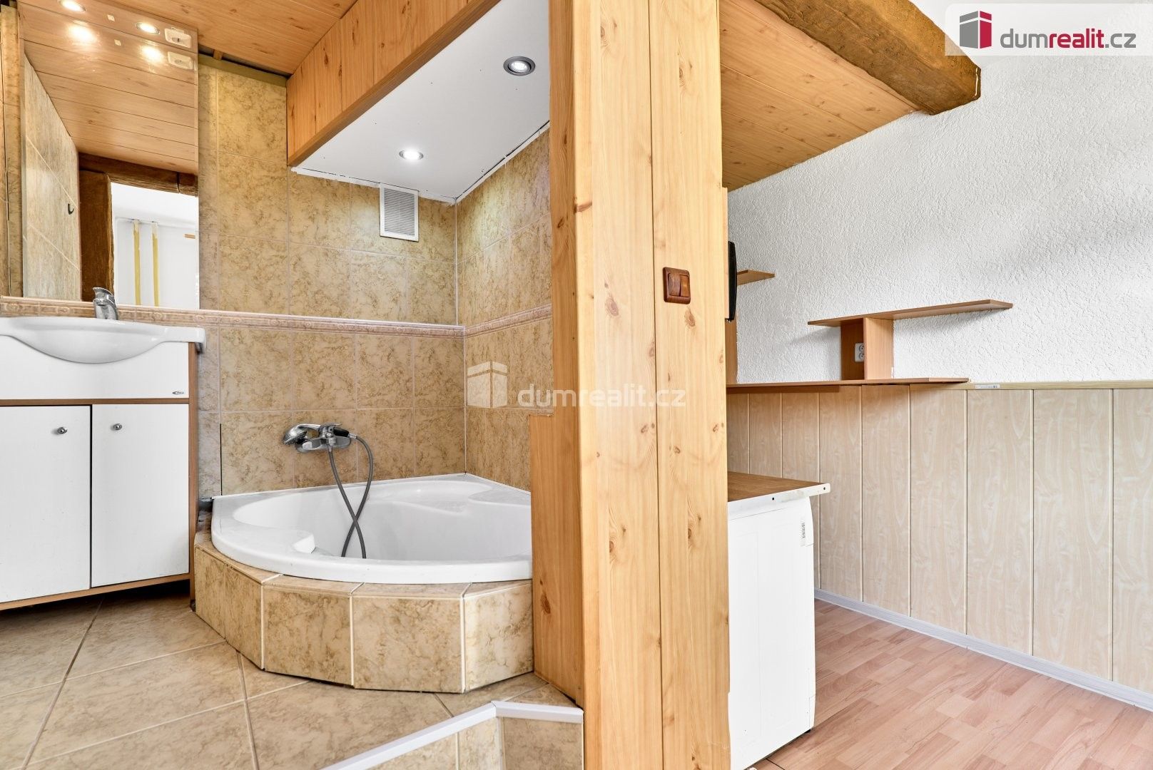 1+1, Závodu míru, Sokolov, 42 m² - 1