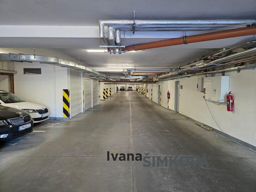 Nemovitost · 12 m² · Praha - Kunratice, okres Praha 4, Hlavní město Praha - 4