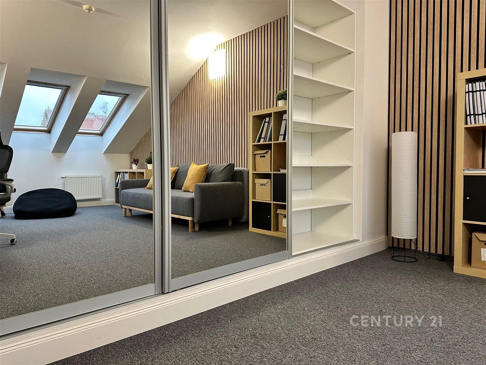 Pronájem kancelář - Táborská, Praha, 77 m²