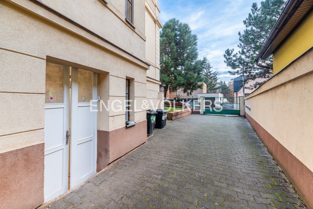 Pronájem kancelář - Hornokrčská, Praha, 106 m²