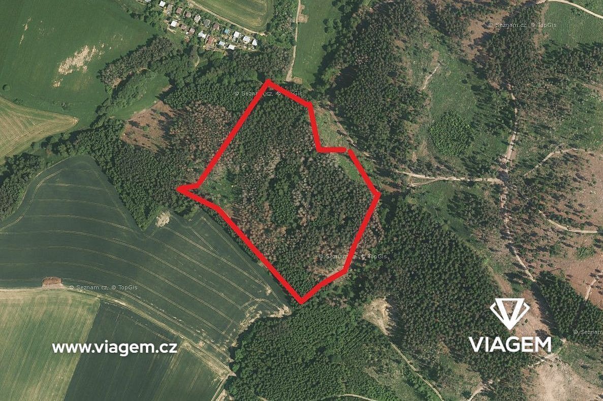 Les, 3 762 m²