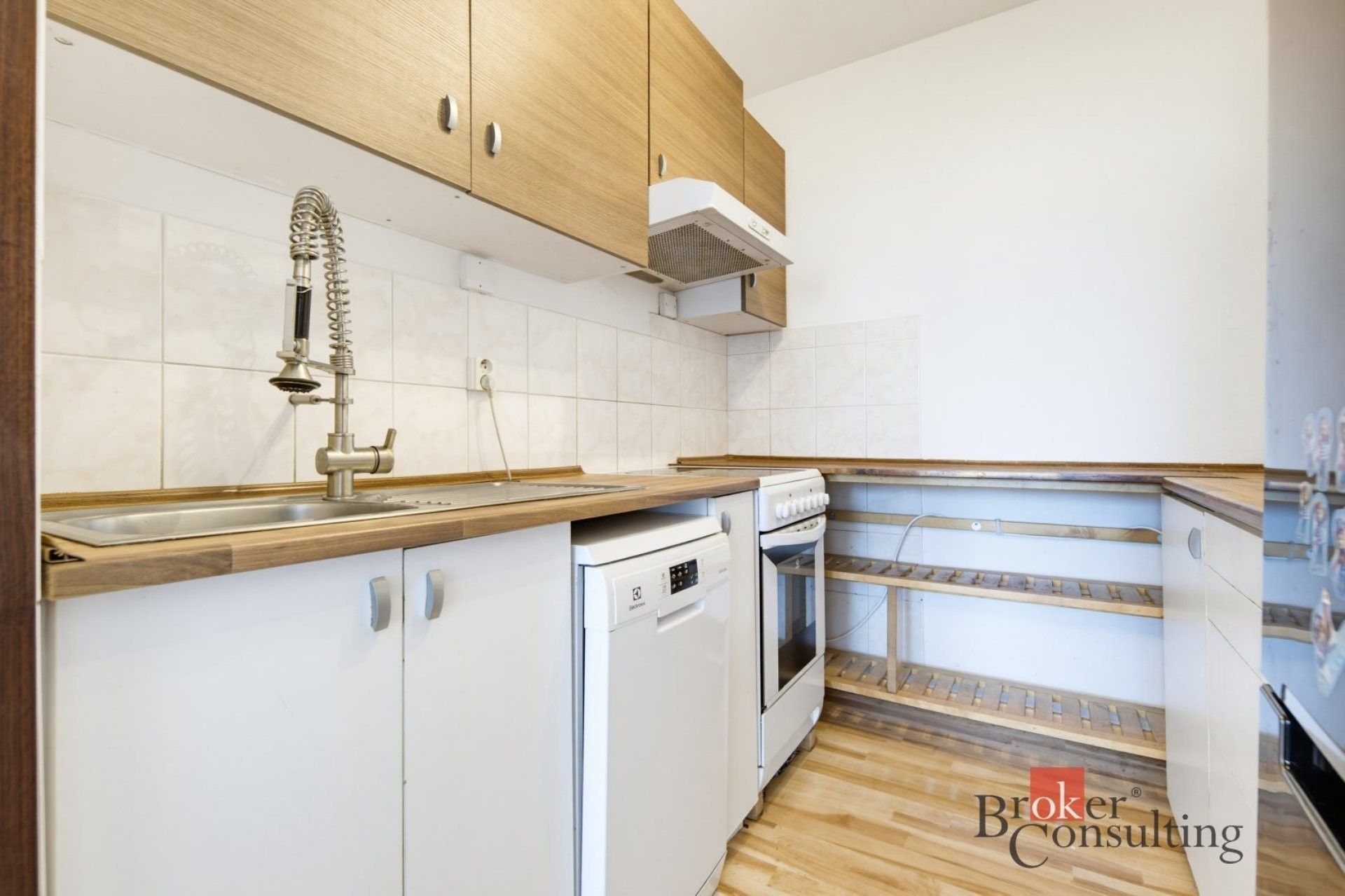 2+kk, U vlečky, Praha, 42 m² - 1