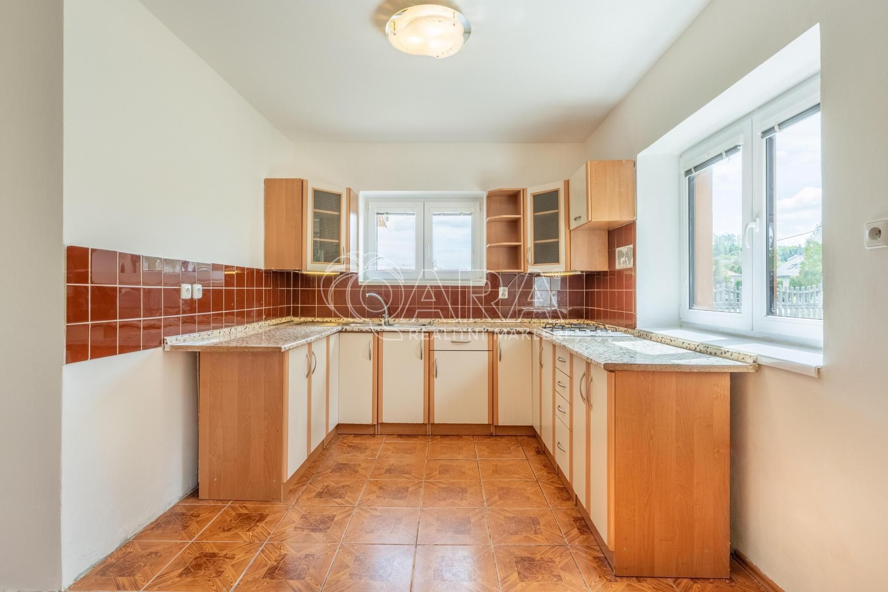 Prodej rodinný dům - Třemblatská, Zvánovice, 362 m² - 5