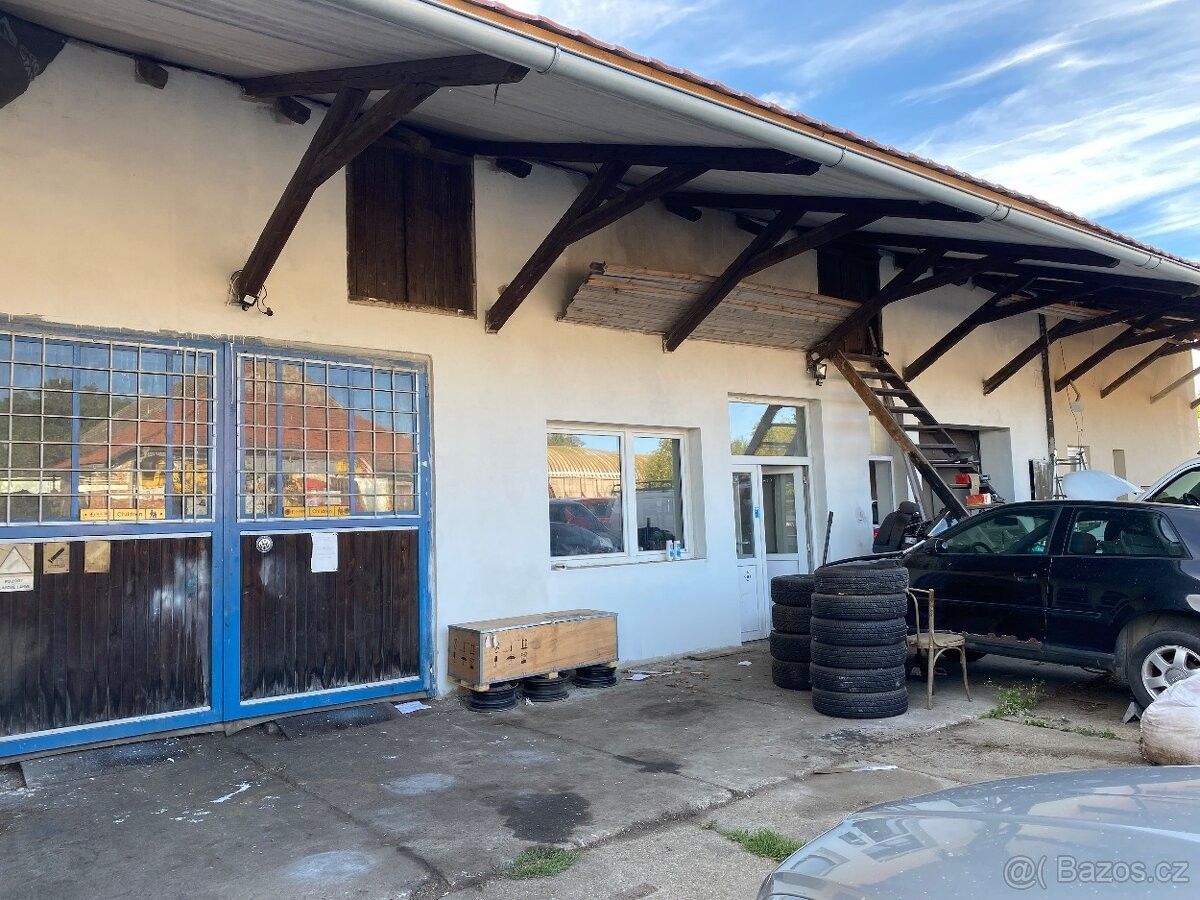 Garáže, Zásmuky, 281 44