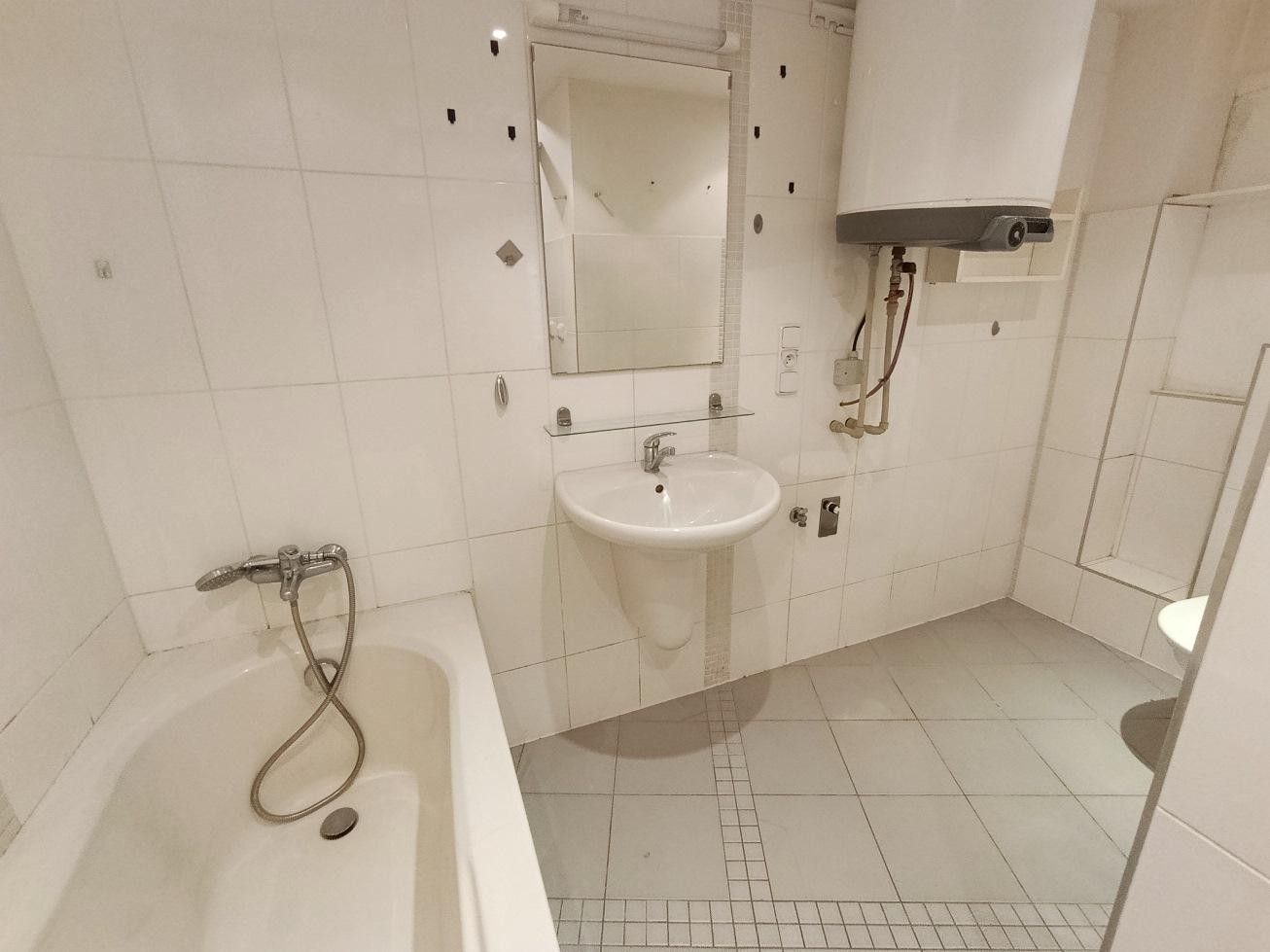 Prodej ostatní - Žerotínova, Praha, 53 m²