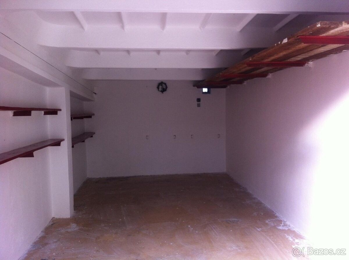 Pronájem garáž - Praha, 140 00