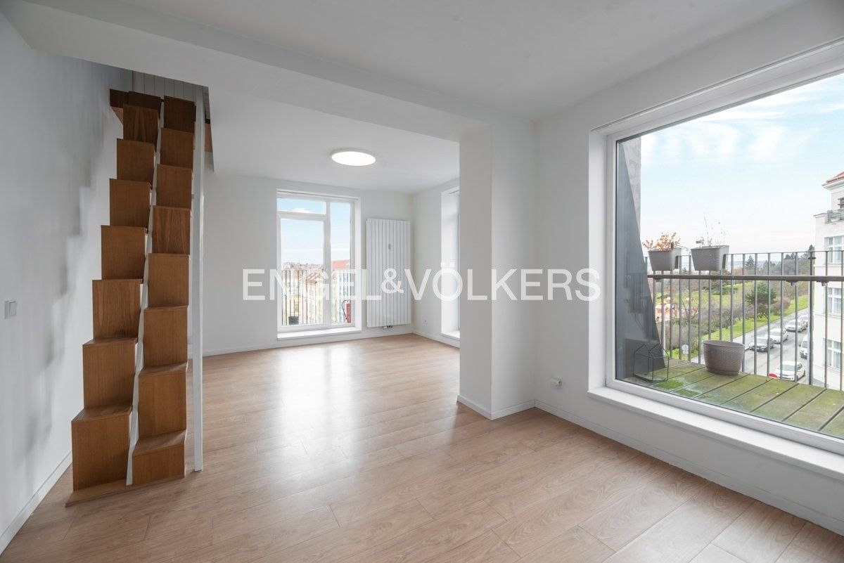 Pronájem byt 2+kk - Primátorská 323, Praha, 62 m²