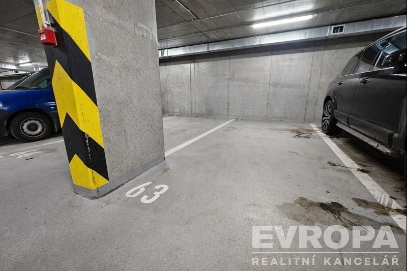 Prodej ostatní - Jeseniova, Praha, 13 m²