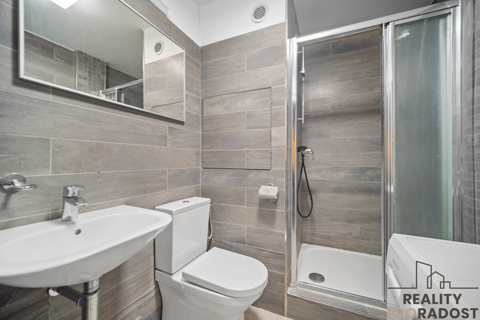 Pronájem byt 1+kk - Jana Zajíce, Pardubice, 32 m²